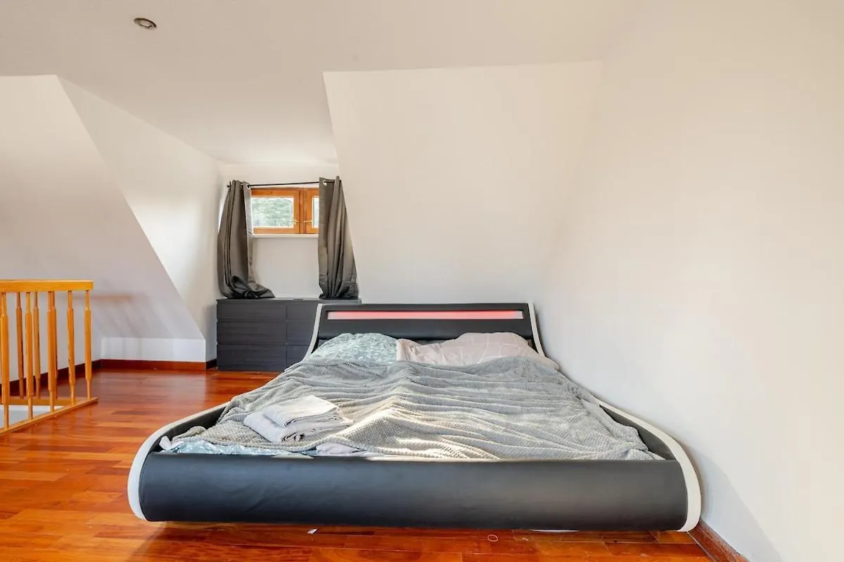 Familien Oase Mit Jacuzzi Und Garten Hamburg