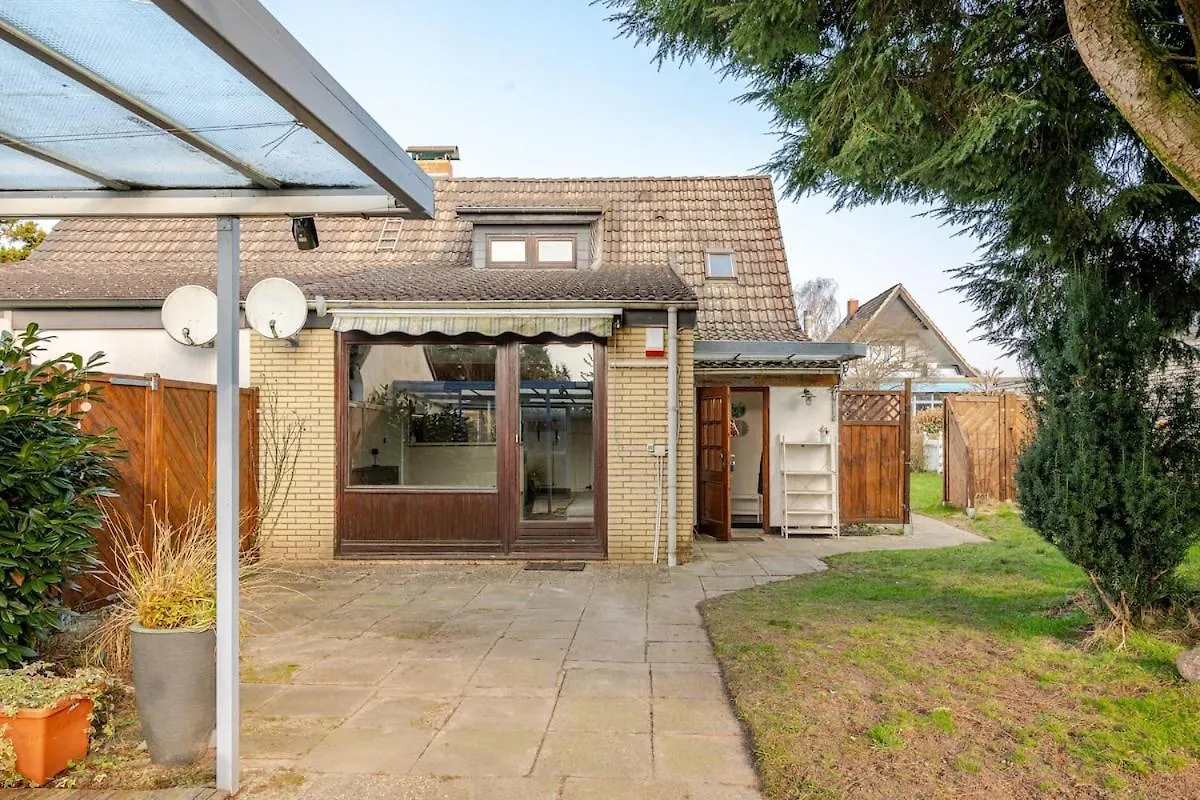 Familien Oase Mit Jacuzzi Und Garten Hamburg 0*,  Germany