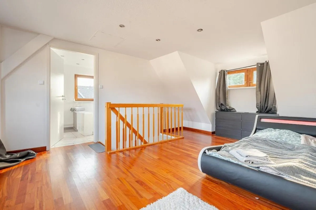 Familien Oase Mit Jacuzzi Und Garten Hamburg