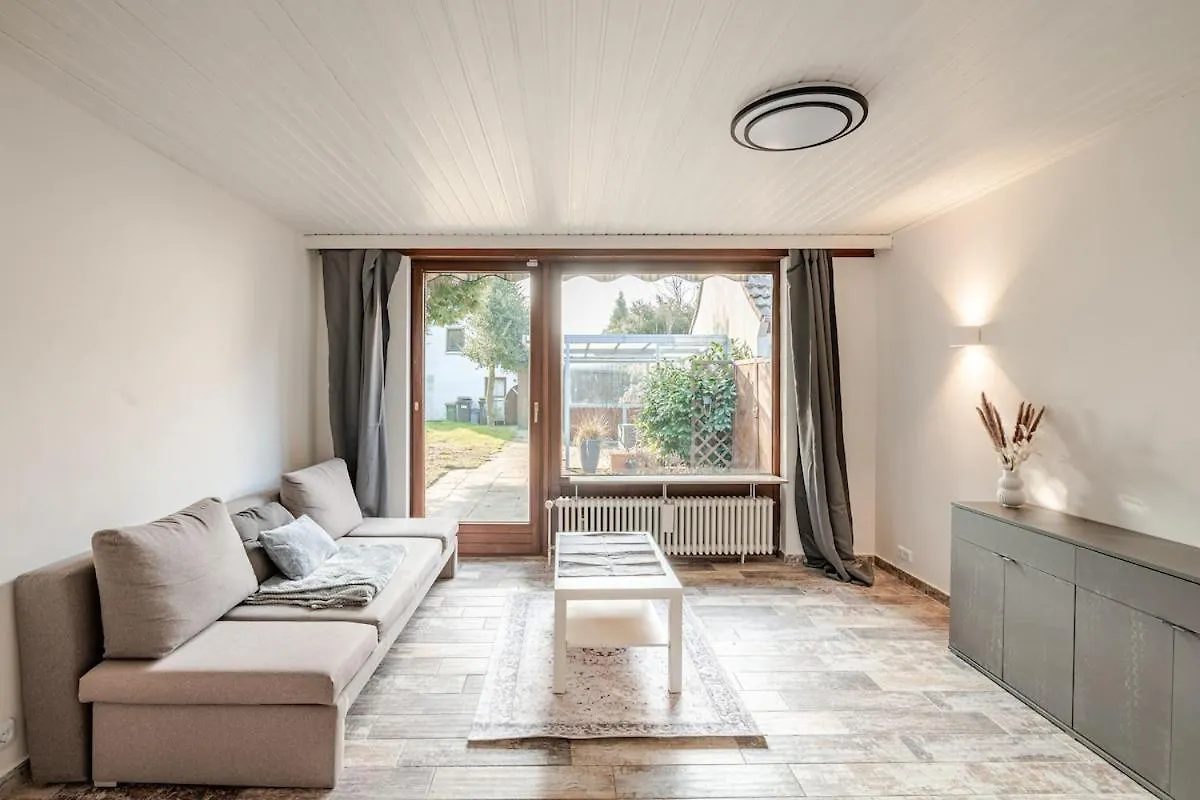 Familien Oase Mit Jacuzzi Und Garten Hamburg 0*,  Germany